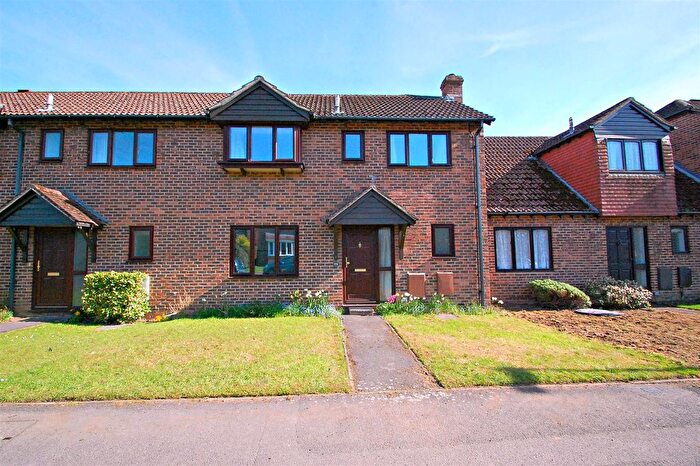 3 Bedroom End Of Terrace House To Rent In Moggs Mead, Petersfield, GU31