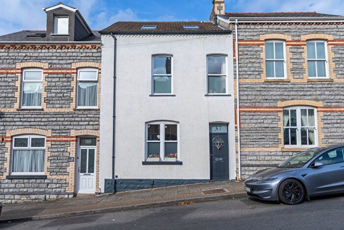 4 Bedroom Terraced House For Sale In High Street, Penarth, CF64