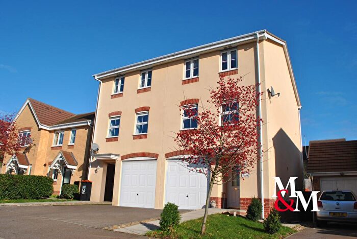 3 Bedroom Town House To Rent In Ridgely Drive, LU7