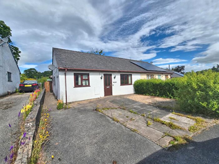 3 Bedroom House For Sale In Garreg Lwyd, Gwyddelwern, LL21