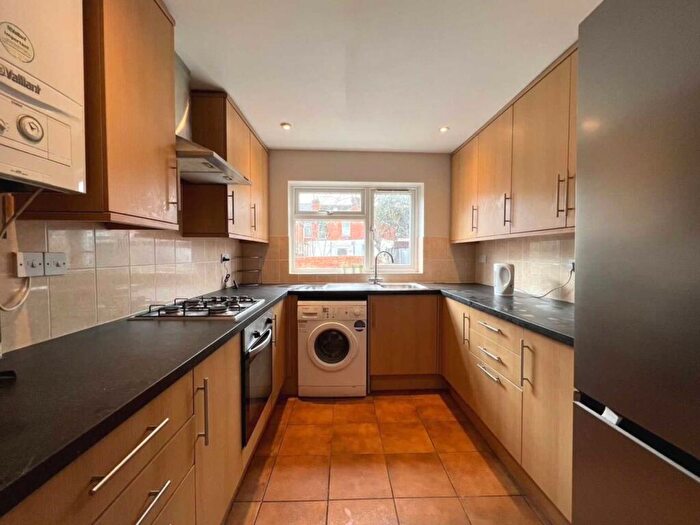 5 Bedroom Terraced House To Rent In Norris Road, Reading, RG6