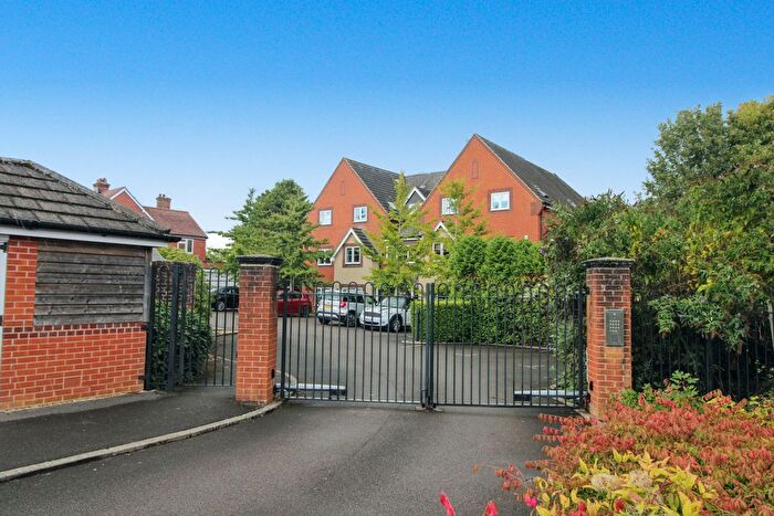 2 Bedroom Flat For Sale In Enborne Road, Newbury, RG14