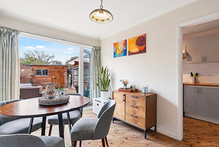 3 Bedroom End Of Terrace House For Sale In Falcon Way, Sunbury-On-Thames, TW16
