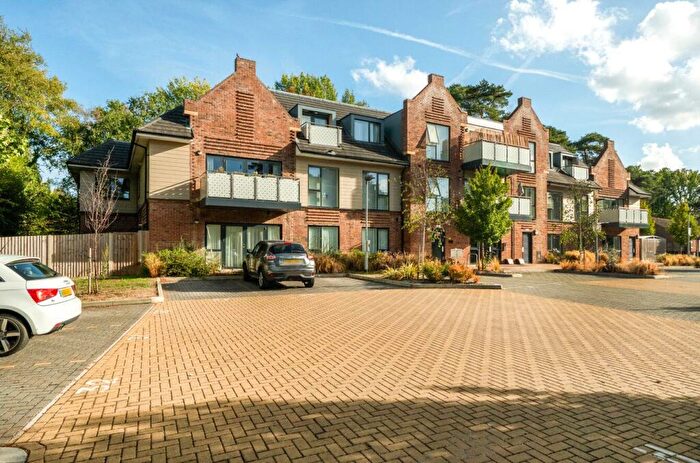 1 Bedroom Apartment For Sale In Arnett Avenue, Finchampstead, Wokingham, Berkshire, RG40