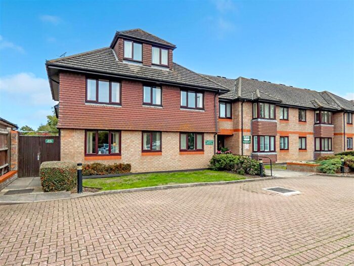 2 Bedroom Apartment For Sale In Station Road, East Preston, Littlehampton, BN16