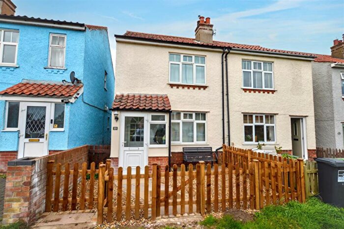 2 Bedroom Semi-Detached House For Sale In Beeston Back Common, Sheringham, NR26