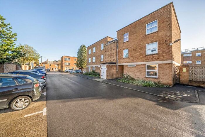 1 Bedroom Apartment For Sale In Bell Lane, Eton Wick, Windsor, SL4