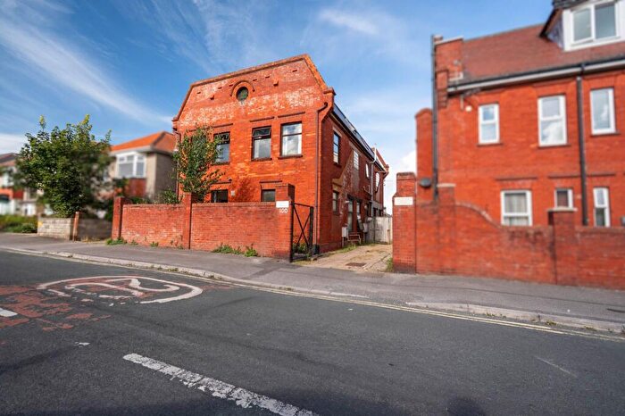 3 Bedroom Apartment For Sale In Irving Road, Southbourne, Bournemouth, BH6
