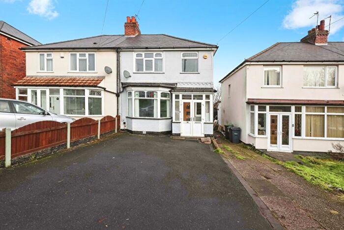 3 Bedroom Semi-Detached House For Sale In Pottery Road, Oldbury, B68