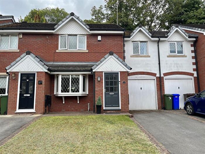 3 Bedroom Terraced House For Sale In Oaklands Dene, Godley, Hyde, SK14