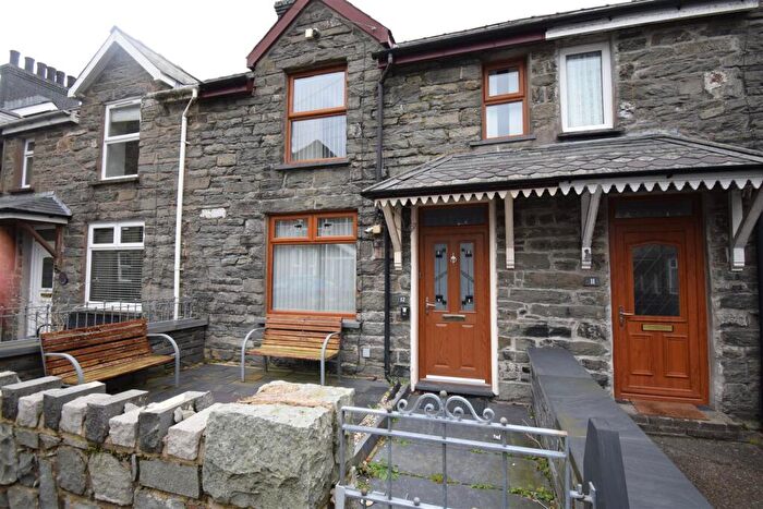 3 Bedroom Terraced House For Sale In Park Square, Blaenau Ffestiniog, LL41