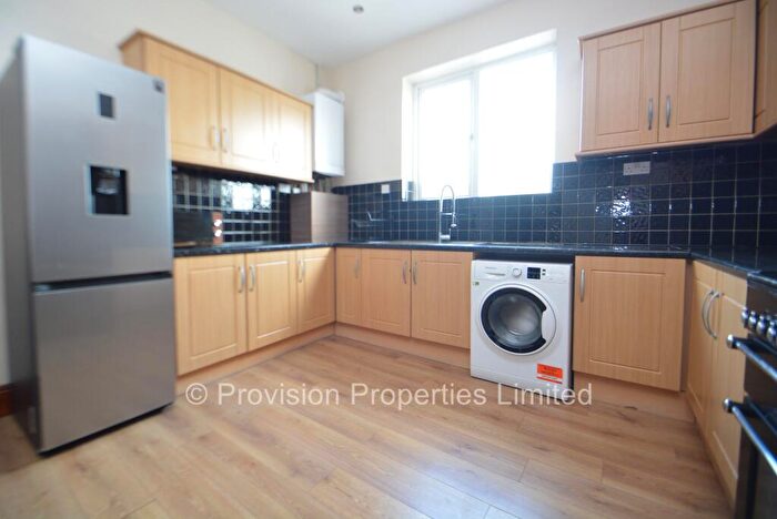 6 Bedroom Terraced House To Rent In Regent Terrace, Hyde Park, Leeds, LS6