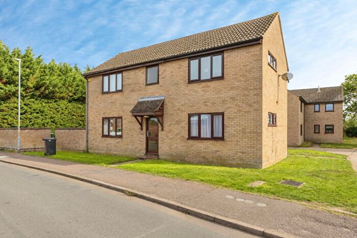 1 Bedroom Flat For Sale In Lime Tree Avenue, Wymondham, Norfolk, NR18