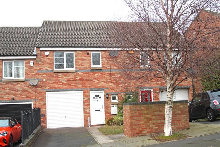 3 Bedroom Terraced House To Rent In Windmill Way, Gateshead, NE8