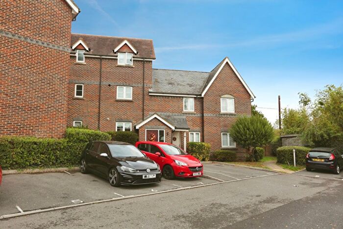 2 Bedroom Flat For Sale In Allbrook Hill, Eastleigh, Hampshire, SO50