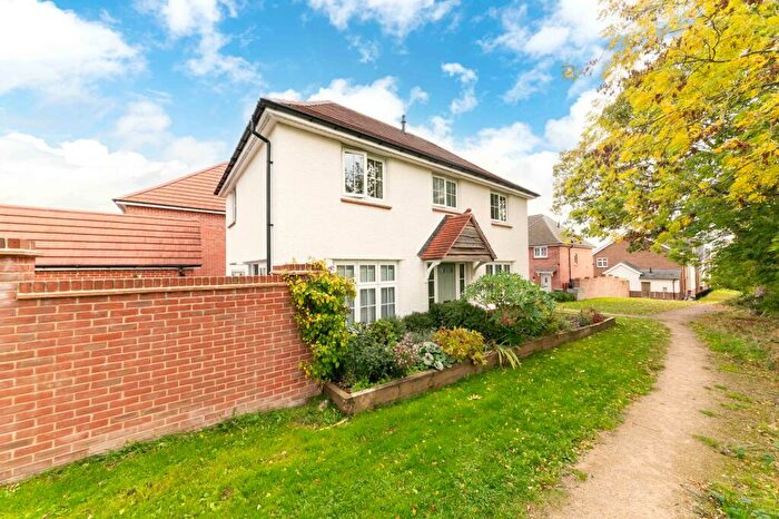 3 Bedroom Detached House For Sale In Heritage Court, Scissett, HD8
