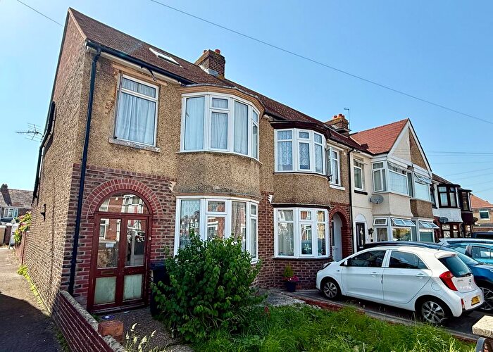 4 Bedroom End Of Terrace House For Sale In Brighton Avenue, Elson, Gosport, PO12