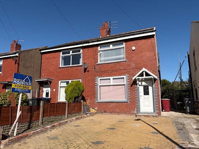 3 Bedroom Semi-Detached House For Sale In Courtfield Avenue, Blackpool, FY2