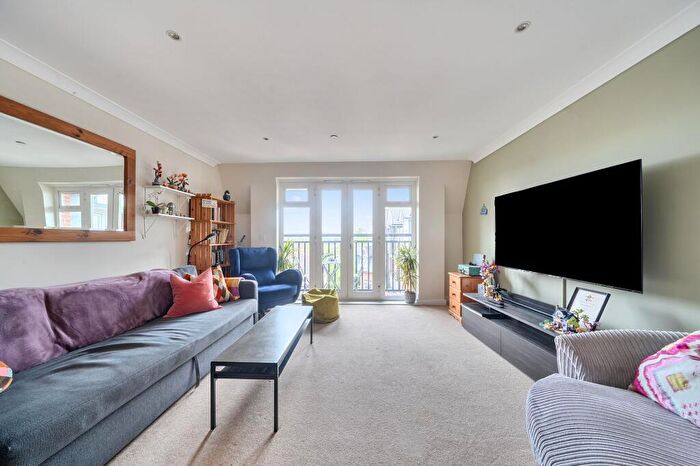 2 Bedroom Flat For Sale In Leret Way, Royal Swan Quarter Leret Way, KT22