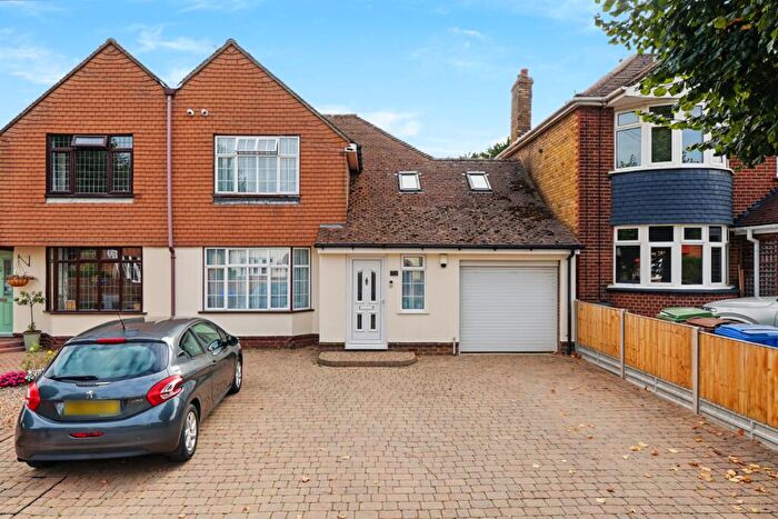 4 Bedroom Semi-Detached House For Sale In Park Drive, Sittingbourne, Kent, ME10