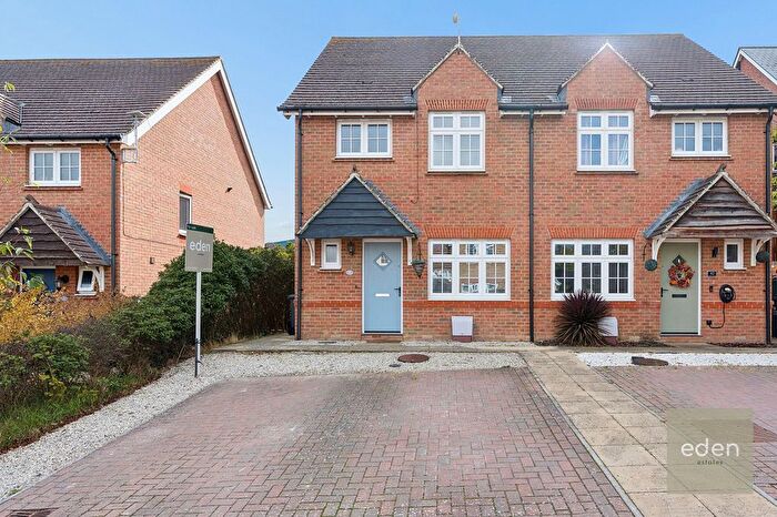 3 Bedroom Semi-Detached House For Sale In Albion Drive, Larkfield, ME20