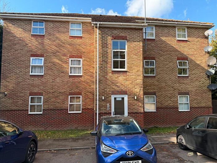 2 Bedroom Flat To Rent In Mounts Road, Greenhithe, DA9