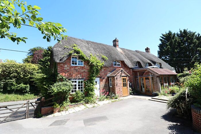 3 Bedroom Semi-Detached House For Sale In High Street, Burbage, SN8