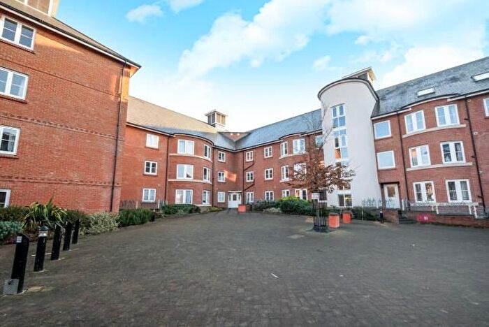 2 Bedroom Flat To Rent In Quakers Court, Abingdon, Oxfordshire, OX14