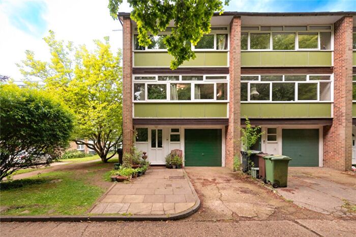 3 Bedroom End Of Terrace House To Rent In Abbots Park, St. Albans, AL1