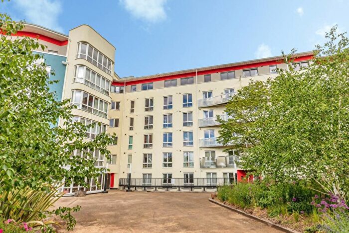 2 Bedroom Flat For Sale In Hannover Quay, Bristol, BS1