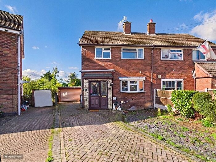 3 Bedroom Semi-Detached House For Sale In Hollymount, Worcester, Worcestershire, WR4