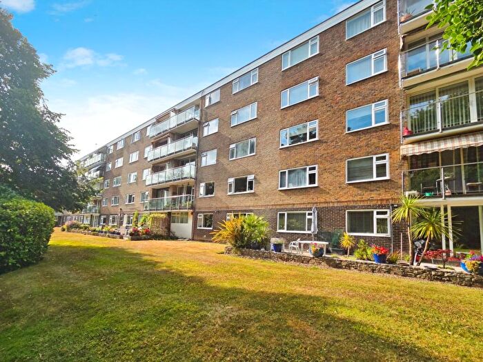 3 Bedroom Apartment For Sale In West Cliff Road, West Cliff, BH4