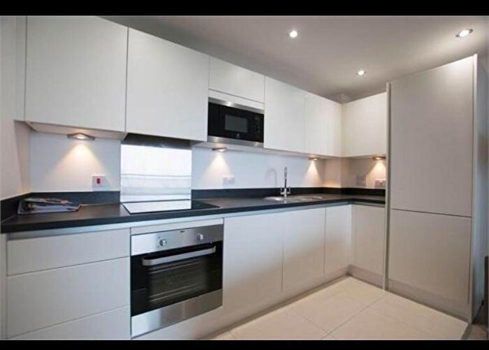 2 Bedroom Apartment To Rent In Douglas House, Prospect Place, Cardiff, CF11