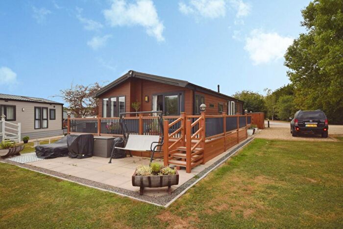 2 Bedroom Park Home For Sale In The Swallows, Kelsey Woods Country Park, PE23