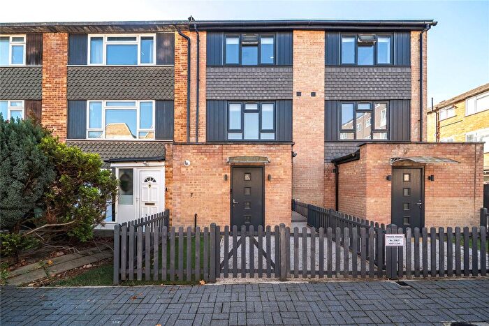 3 Bedroom Terraced House For Sale In Dilhorne Close, London, SE12
