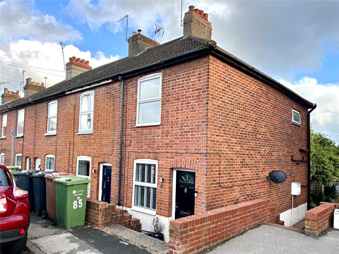 2 Bedroom End Of Terrace House For Sale In New Cross Road, Guildford, Surrey, GU2