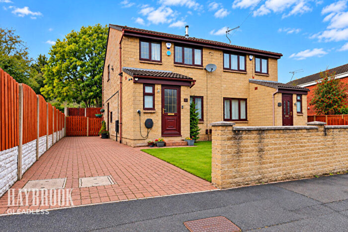 3 Bedroom Semi-Detached House For Sale In Wadsworth Drive, Sheffield, S12