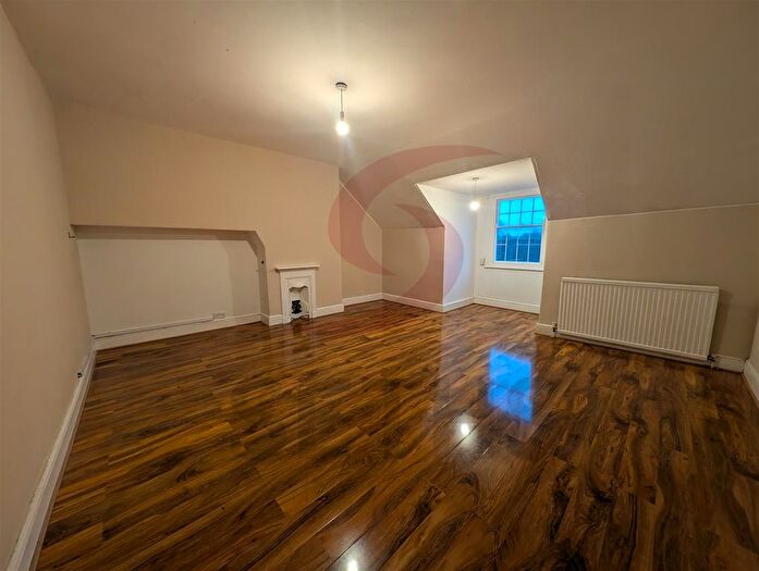 1 Bedroom Flat To Rent In Abbey Street, Market Harborough, Leicestershire, LE16