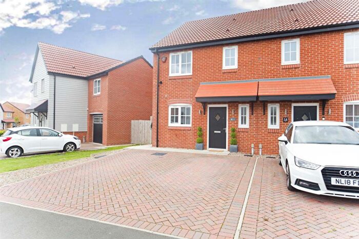 3 Bedroom Semi-Detached House For Sale In Woodville Way, Wingate, TS28