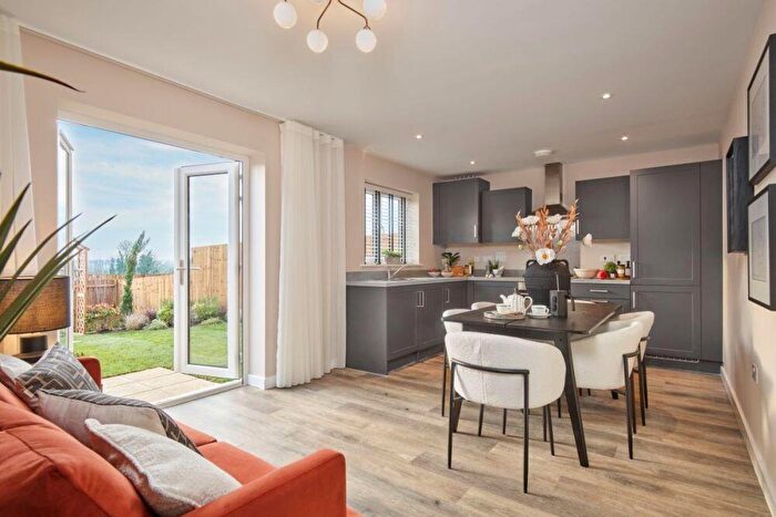 3 Bedroom Semi-Detached House For Sale In Farley Way, GL2