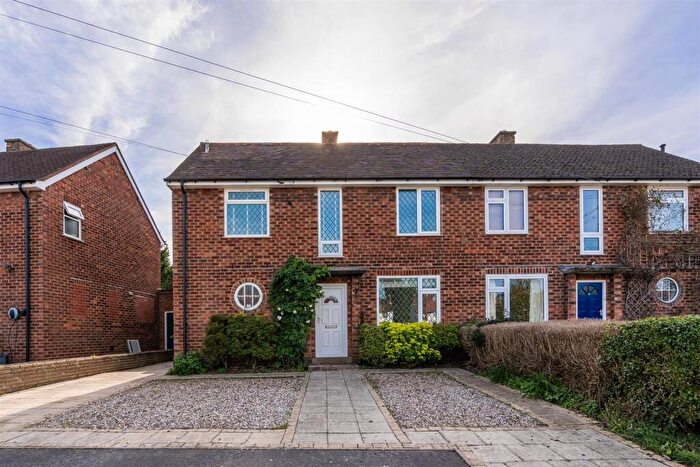 3 Bedroom Semi-Detached House For Sale In Cornyx Lane, Solihull, B91