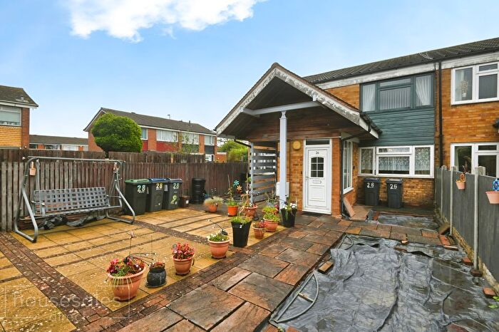 2 Bedroom Maisonette For Sale In Barra Croft, Birmingham, B35