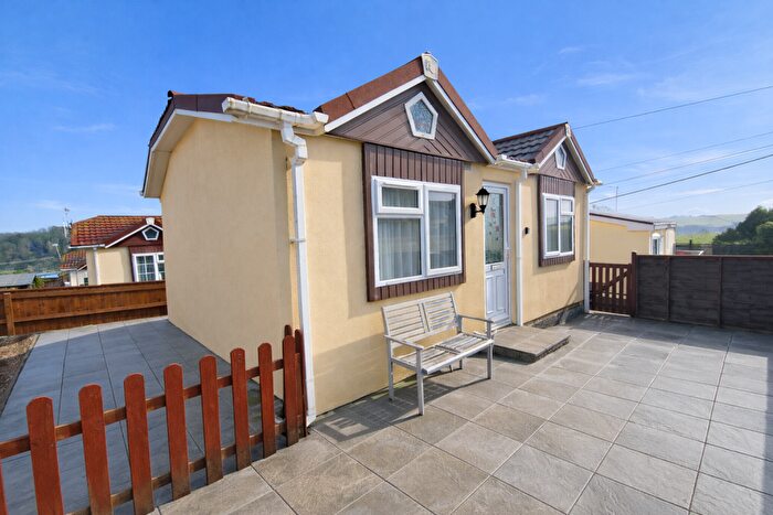 2 Bedroom Park Home For Sale In The Firs, Exeter, EX2
