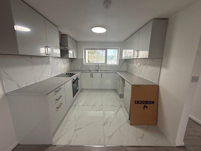 3 Bedroom Flat To Rent In Orchard Way, Croydon, CR0