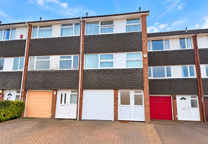 3 Bedroom Terraced House To Rent In Swasedale Road, Luton, Bedfordshire, LU3
