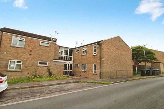 2 Bedroom Flat For Sale In Dogridge, Purton, SN5