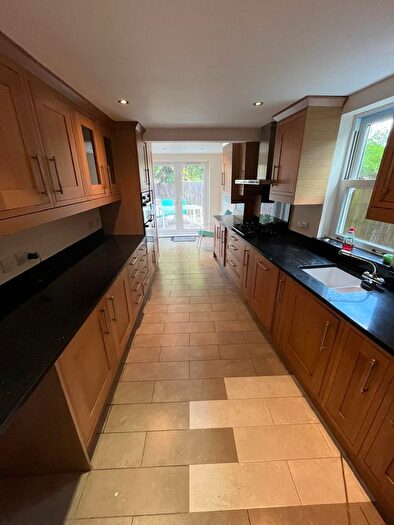 4 Bedroom Property To Rent In Tritton Road, London, SE21