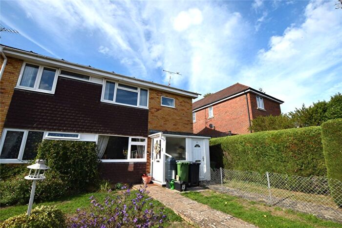 2 Bedroom Maisonette For Sale In Dove Court, Alton, Hampshire, GU34