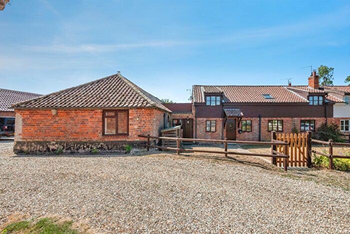 4 Bedroom Barn Conversion To Rent In Wood Lane, Burgh, Norwich, NR11