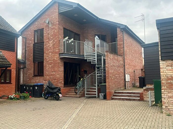 2 Bedroom Flat To Rent In Tavern Court, Stowmarket, IP14